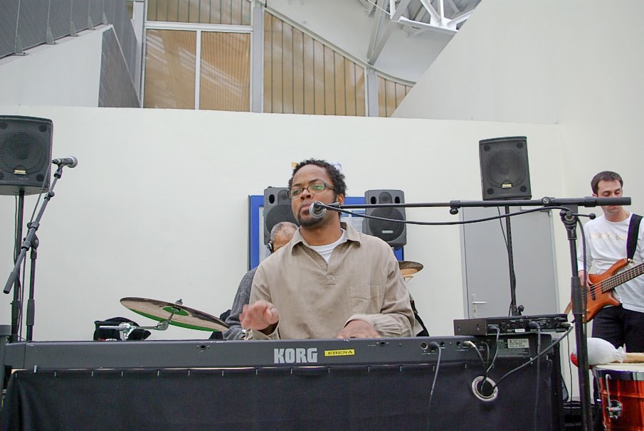 Evry Daily Photo - Concert Ebena Inauguration Gare Evry Centre 087.jpg
